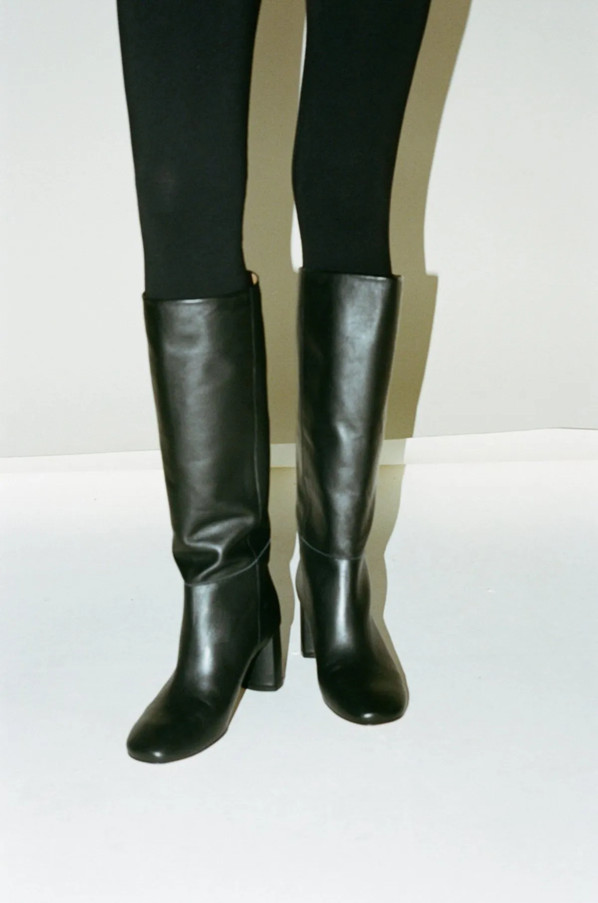 Donna Knee High Boots - Black