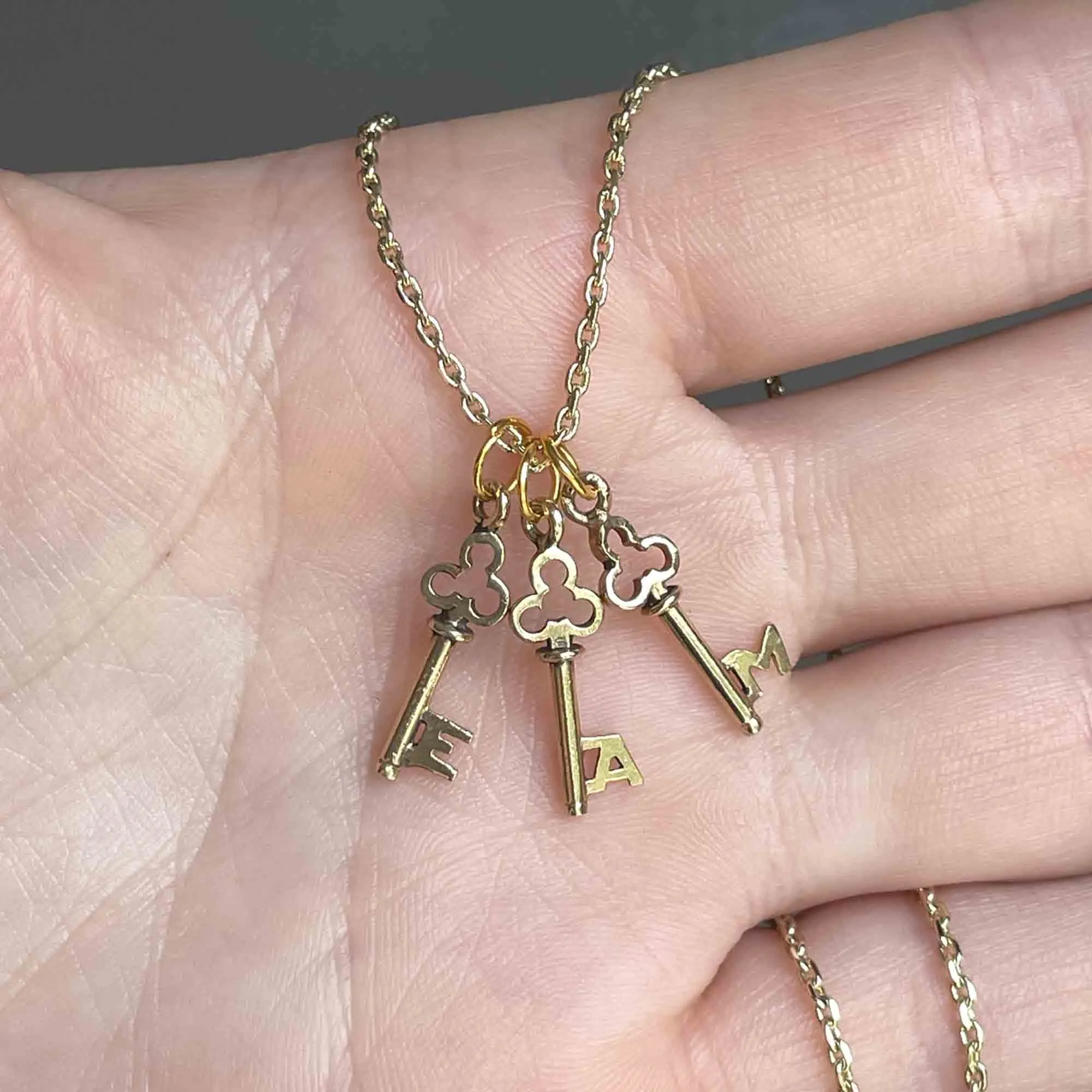 Vintage 14K Gold M Initial Skeleton Key Pendant Necklace